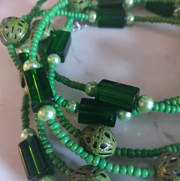 Long beaded necklaces (2) - Picture 4 of 9